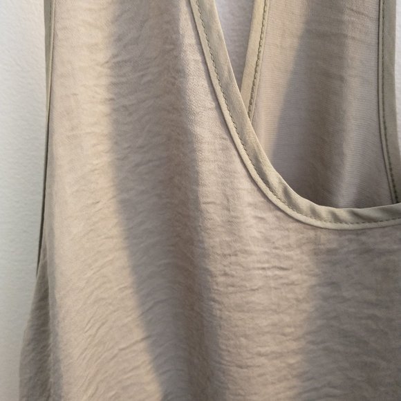 Beach tank - Picture 2 of 3